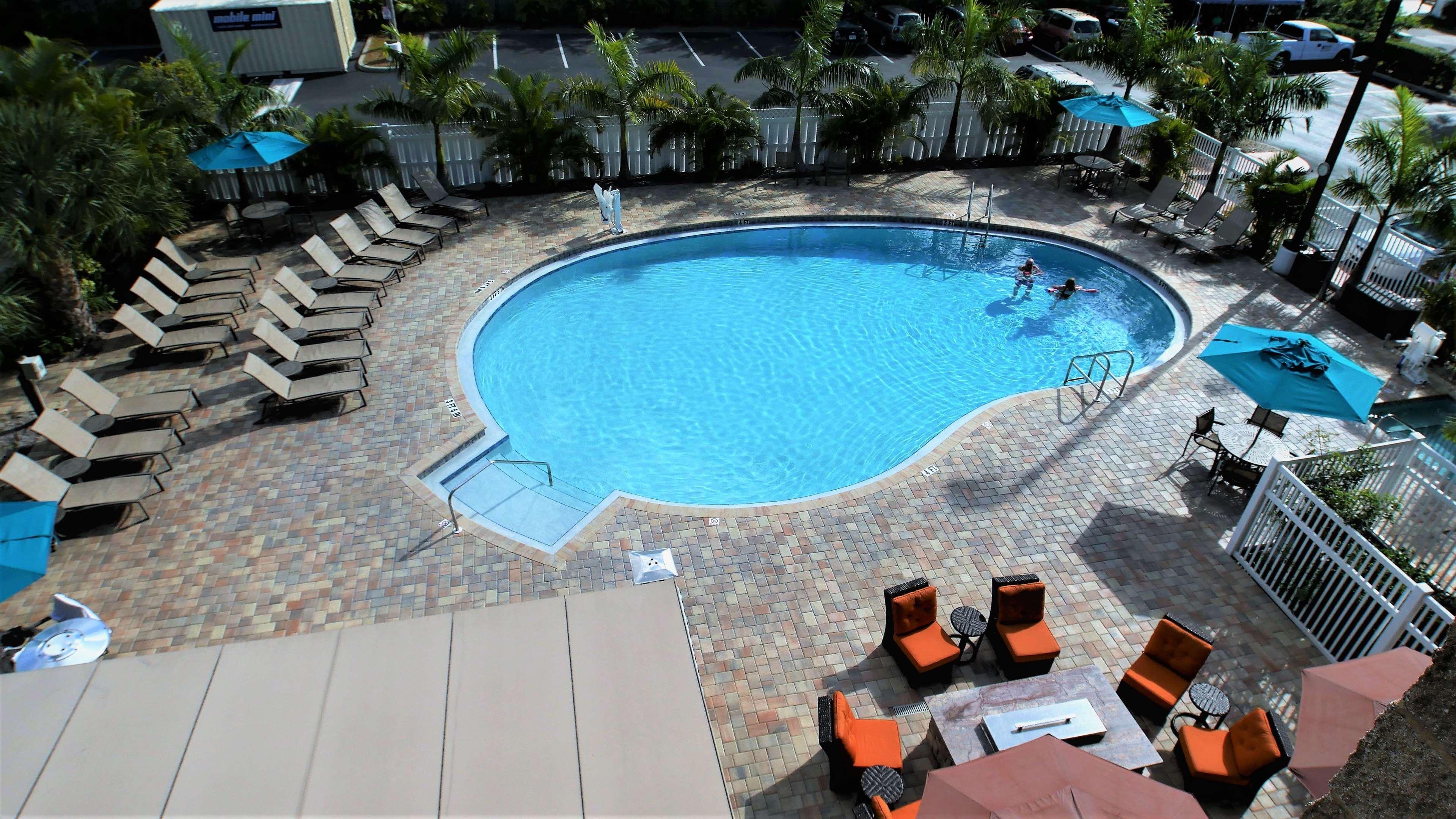 Spark By Hilton Sarasota Siesta Key Gateway Exterior photo