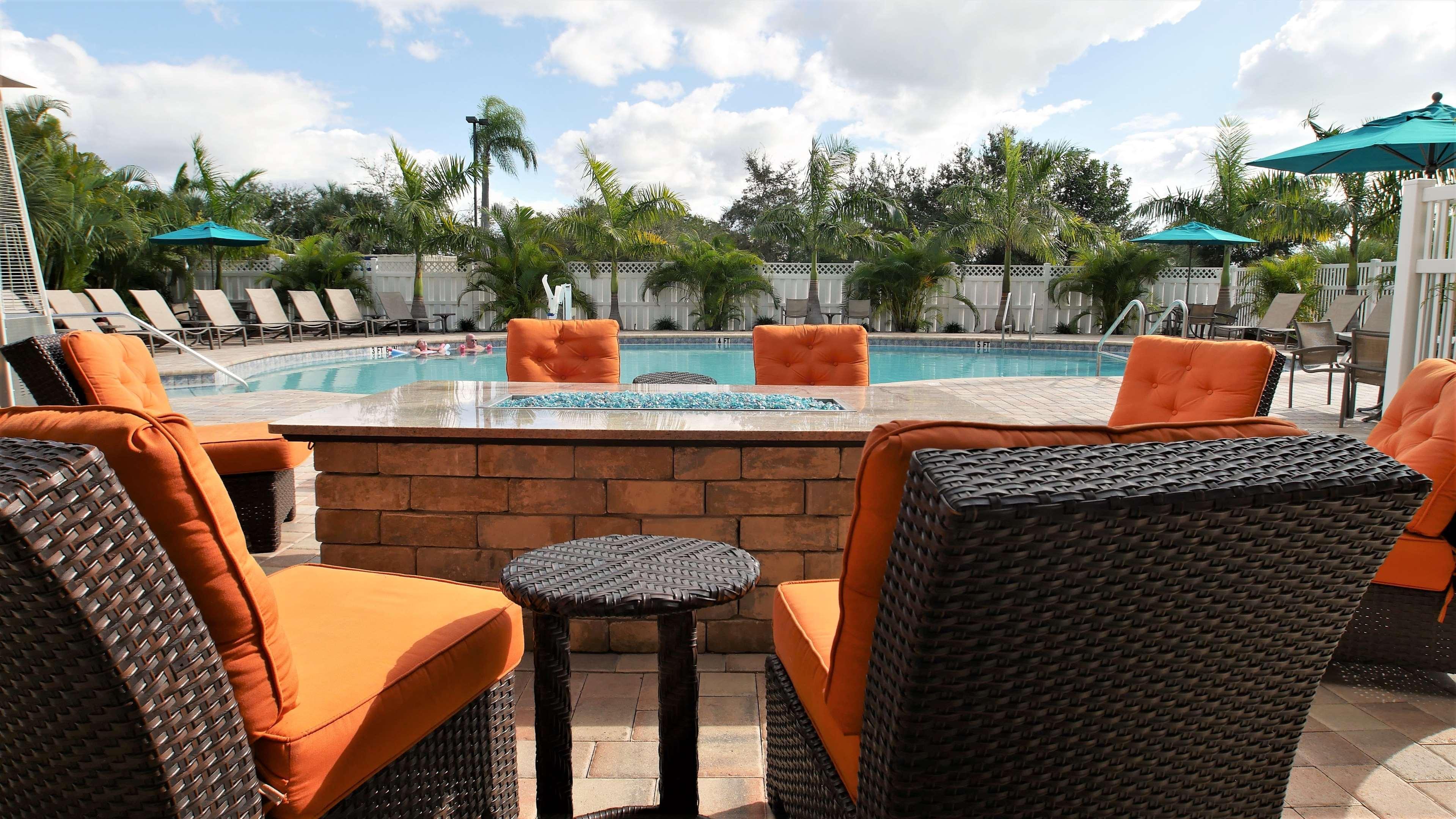 Spark By Hilton Sarasota Siesta Key Gateway Exterior photo