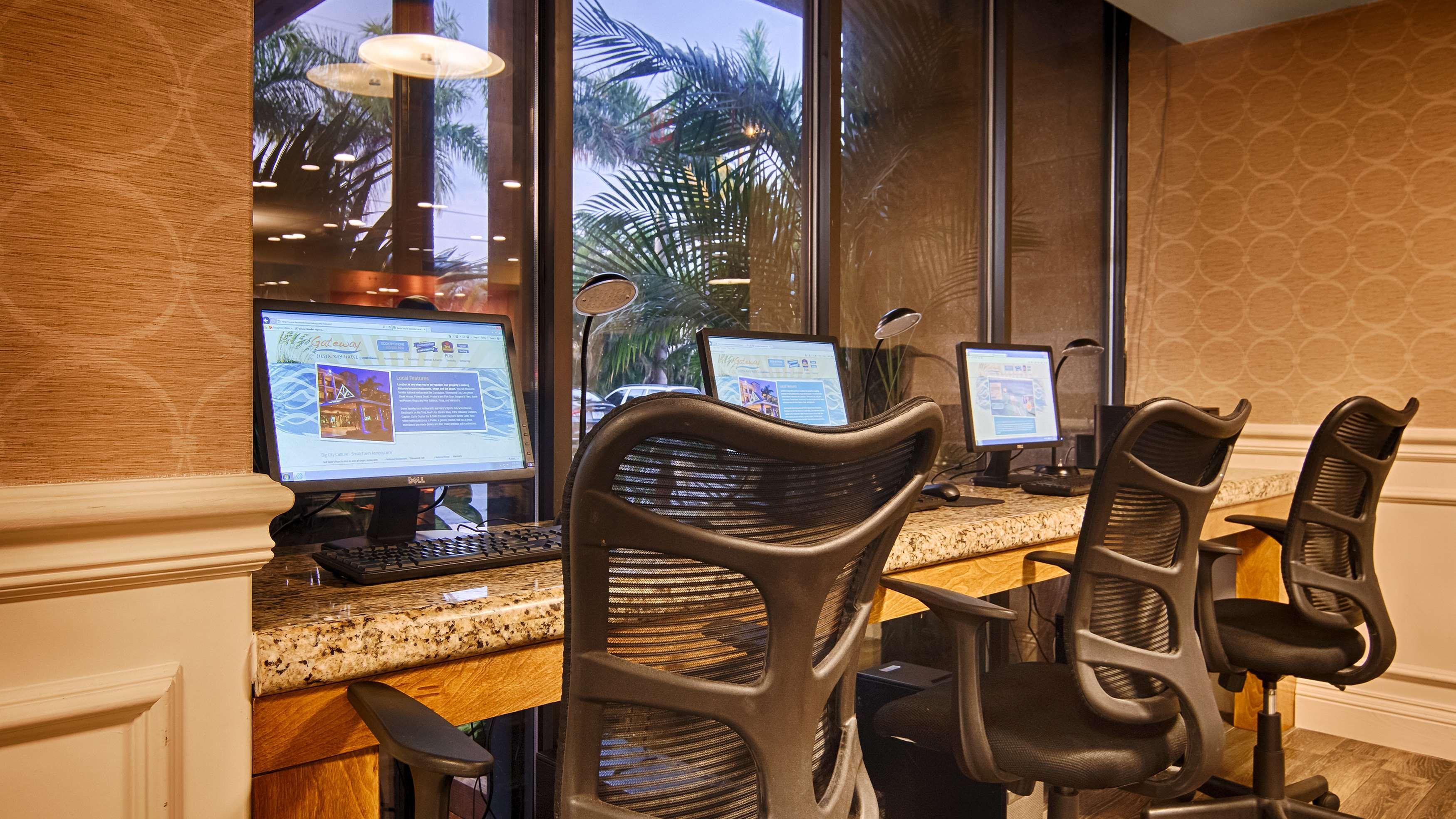 Spark By Hilton Sarasota Siesta Key Gateway Exterior photo