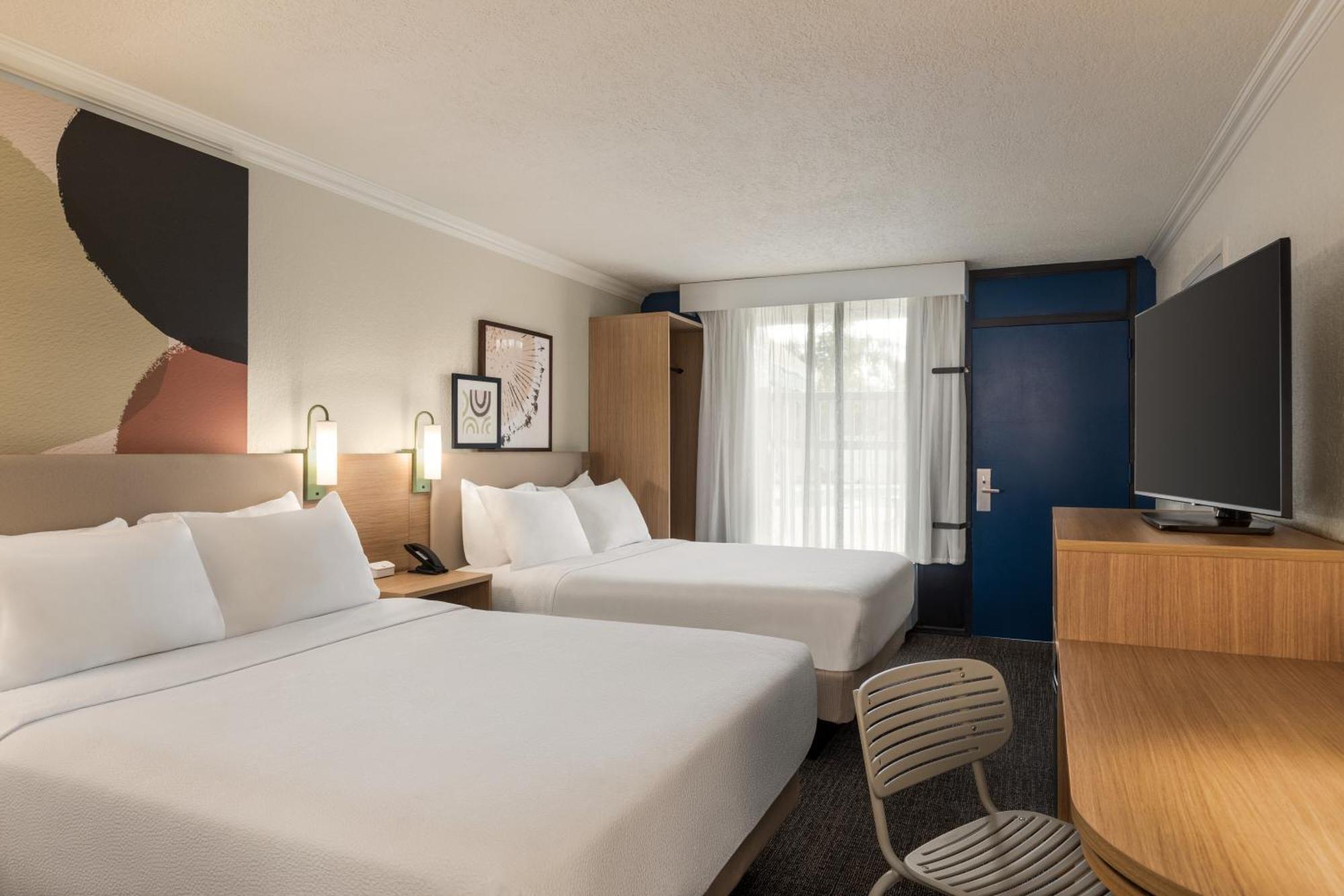 Spark By Hilton Sarasota Siesta Key Gateway Room photo